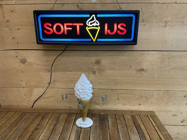 Soft ijs lichtreclame + ijshouder - afbeelding 1 van  4