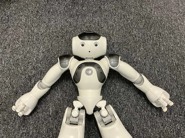 Softbank robotics nao 6 humanoid robot - afbeelding 9 van  13