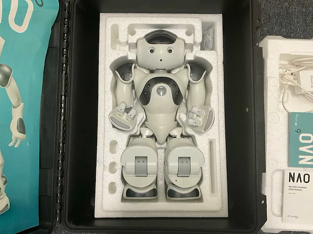 Softbank robotics nao 6 humanoid robot - afbeelding 2 van  9