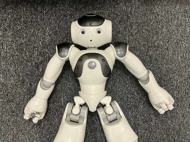 Softbank robotics nao 6 humanoid robot - afbeelding 3 van  9