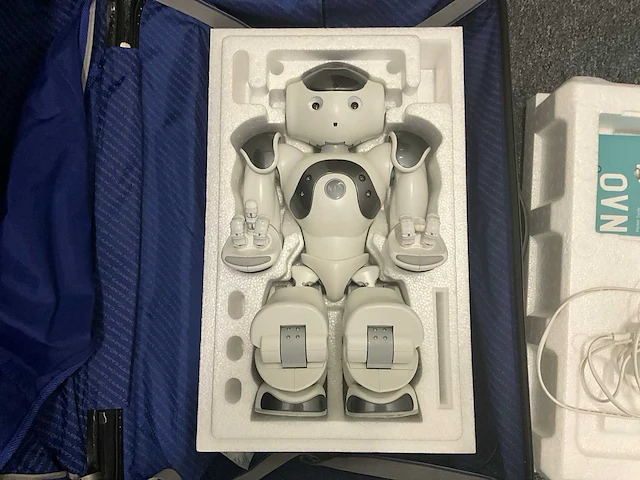 Softbank robotics nao 6 humanoid robot - afbeelding 5 van  11