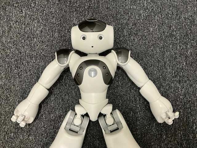 Softbank robotics nao 6 humanoid robot - afbeelding 4 van  10