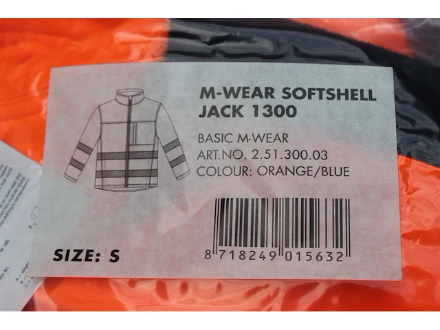 Softshell jacks in diverse maten en uitvoeringen 8 stuks. excl. draadmand - afbeelding 2 van  2