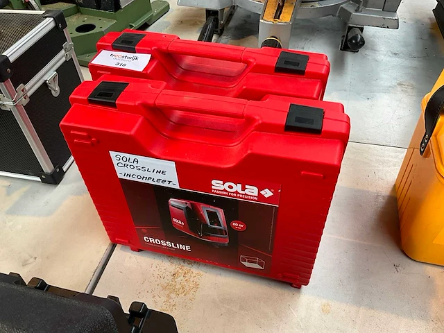 Sola crossline bouwlaser (2x) - afbeelding 1 van  3