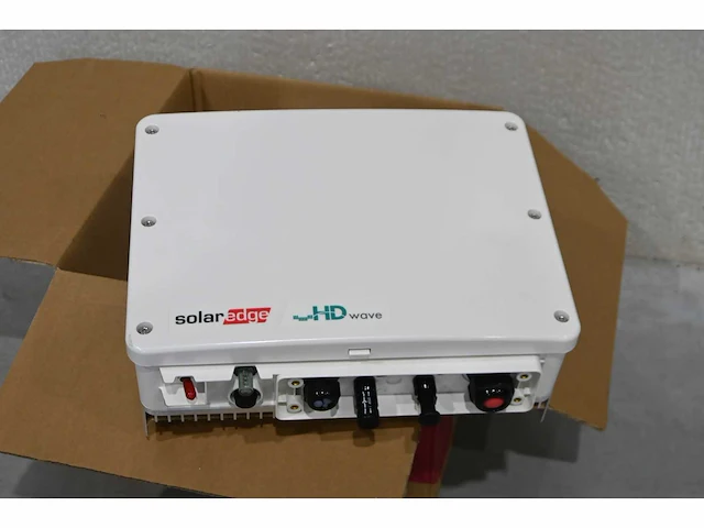 Solar edge se3680h omvormer - afbeelding 1 van  3