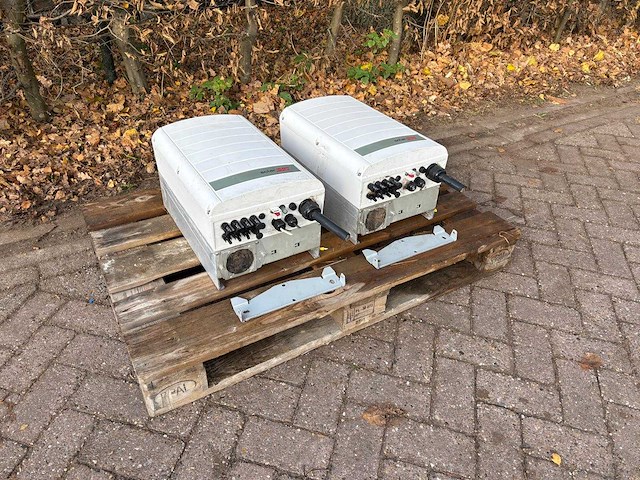 Solaredge - gebruikte 33.3k omvormer t.b.v. zonnepanelen (2x) - afbeelding 2 van  5