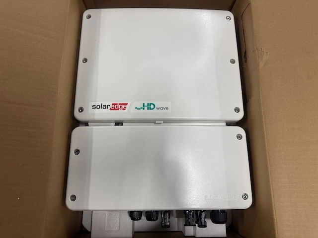 Solaredge - se3000h rws hybride - omvormer - afbeelding 2 van  3
