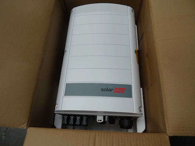 Solaredge - se33.3k-rw00ibnm4 - omvormer - afbeelding 1 van  3