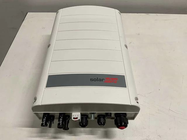 Solaredge - se8k - gebruikte omvormer t.b.v. zonnepanelen (werking onbekend) - afbeelding 1 van  4