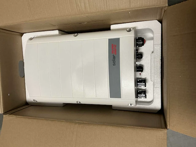 Solaredge se4k-rw0tebnn4 omvormer - afbeelding 1 van  5