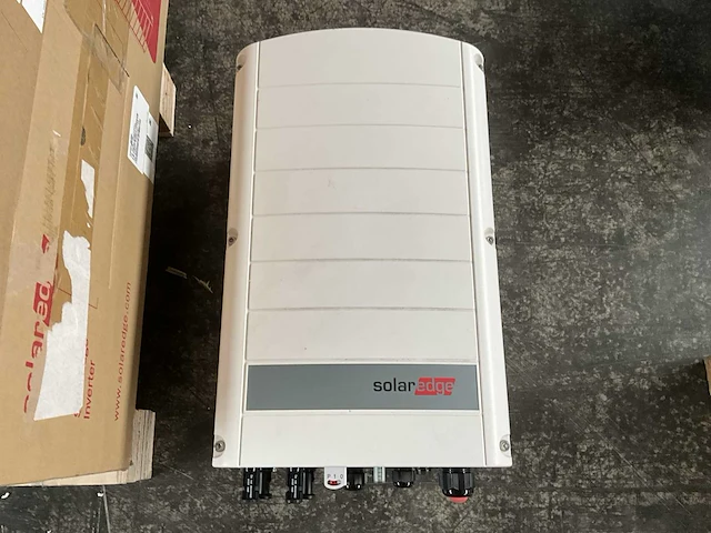 Solaredge se4k-rwb omvormer - afbeelding 1 van  7