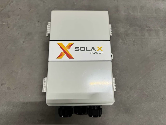 Solax - x1 eps box t.b.v. thuisaccu / batterijopslag van zonnepanelen (1-fase) - afbeelding 1 van  5