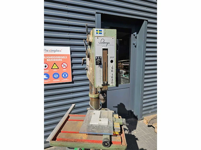 Solberga - se 1630 - pillar drilling machine - afbeelding 1 van  4