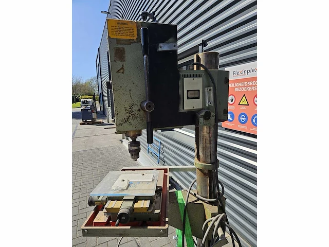 Solberga - se 1630 - pillar drilling machine - afbeelding 3 van  4