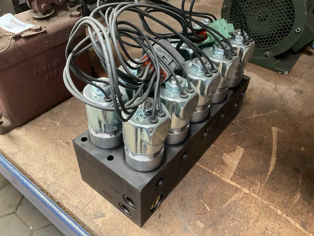 Solenoid verdeelblok - afbeelding 4 van  5