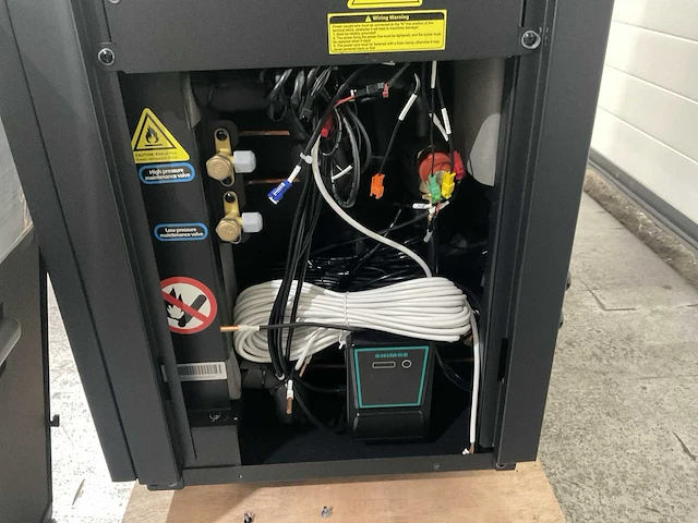 Solflow sfn-12sf1 propaan r290 warmtepomp 12kw ongebruikt - afbeelding 12 van  20