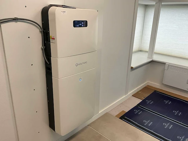 Soltaro one2 hybrid inverter aio2-ins-5000 thuis batterij - afbeelding 4 van  11