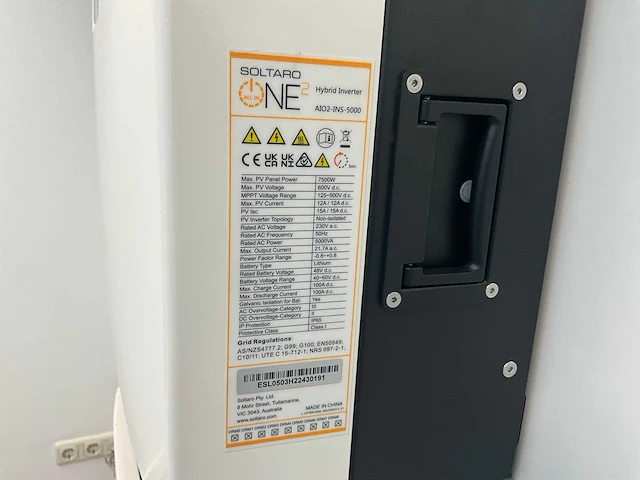 Soltaro one2 hybrid inverter aio2-ins-5000 thuis batterij - afbeelding 11 van  11