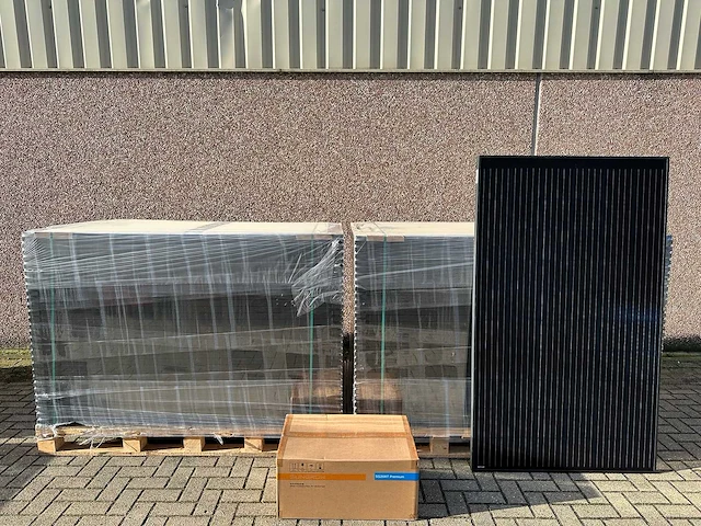 Sonnenstromfabrik - set van 60 zonnepanelen (325 wp) - sungrow 20k omvormer - afbeelding 1 van  10
