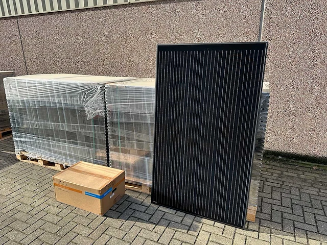 Sonnenstromfabrik - set van 60 zonnepanelen (325 wp) - sungrow 20k omvormer - afbeelding 3 van  10