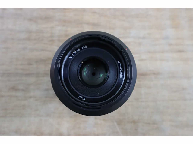 Sony - 35mm - f1.8 oss - lens - afbeelding 4 van  5