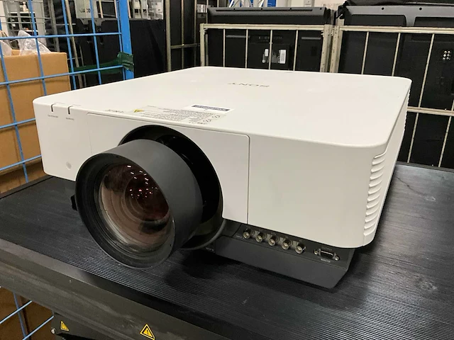 Sony - vpl-fhz700l - laserprojector - afbeelding 1 van  5