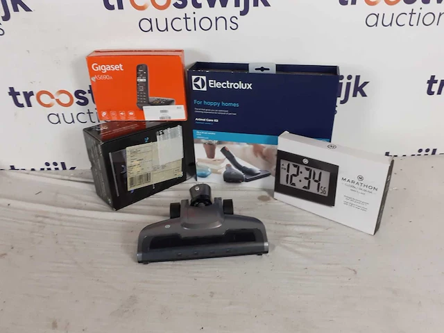 Sony 3d starterskit & aeg kit13 & gigaset telefoon & marathon wandklok - afbeelding 1 van  1