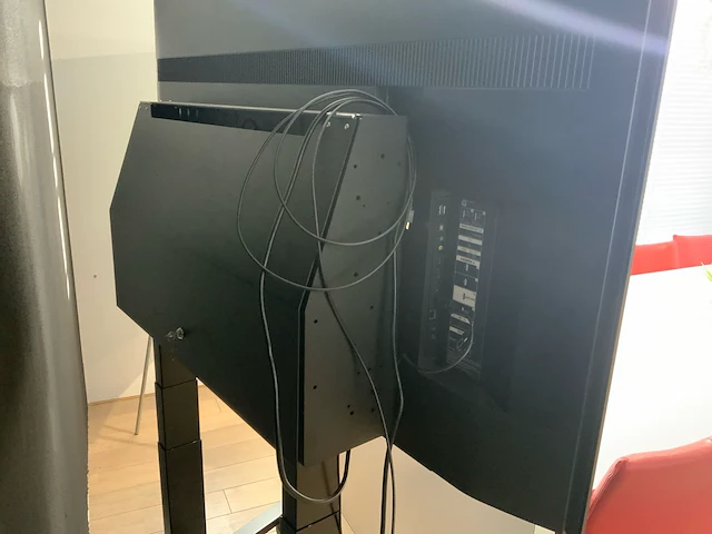 Sony 65" flatscreen op mobiel onderstel - afbeelding 3 van  5