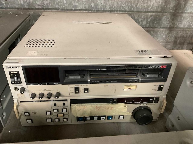 Sony bvw-65p videocassette player - afbeelding 2 van  2