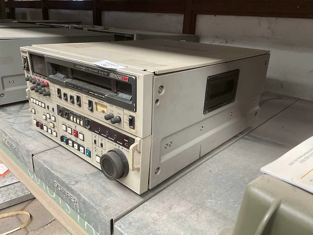 Sony bvw-70p betacam ps editing recorder - afbeelding 3 van  4