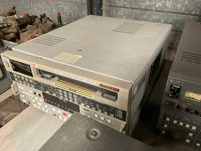 Sony dnw-75p videocassette recorder - afbeelding 2 van  3
