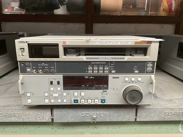 Sony dnw-a65p betacam ps editing player - afbeelding 2 van  4