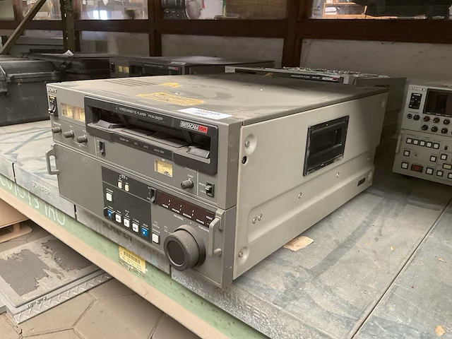 Sony pvw-2600p betacam ps editing player - afbeelding 3 van  4