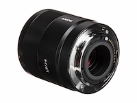 Sony sel-24f18z zeiss groothoeklens (vaste brandpuntsafstand, 24 mm, f1.8, aps-c, geschikt voor a6000, a5100, a5000 en nex series, e-mount)zwart - afbeelding 1 van  5