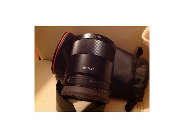 Sony sel-24f18z zeiss groothoeklens (vaste brandpuntsafstand, 24 mm, f1.8, aps-c, geschikt voor a6000, a5100, a5000 en nex series, e-mount)zwart - afbeelding 3 van  5