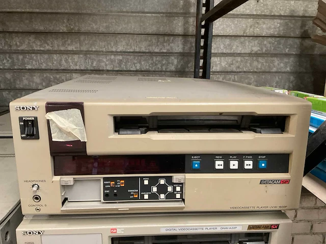 Sony uwv-1600p videocassette player - afbeelding 2 van  3
