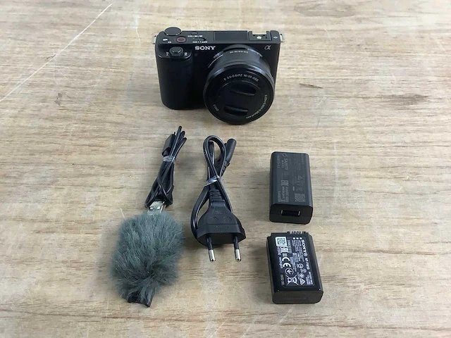 Sony vlogcamera zve-10 + 16-50 mm - afbeelding 3 van  9