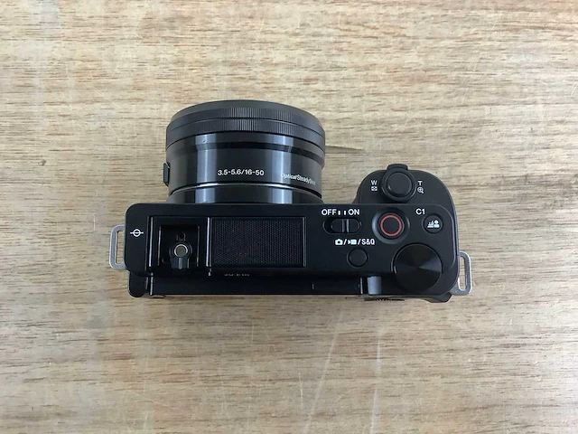 Sony vlogcamera zve-10 + 16-50 mm - afbeelding 6 van  9