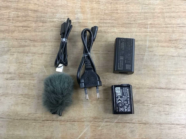 Sony vlogcamera zve-10 + 16-50 mm - afbeelding 9 van  9