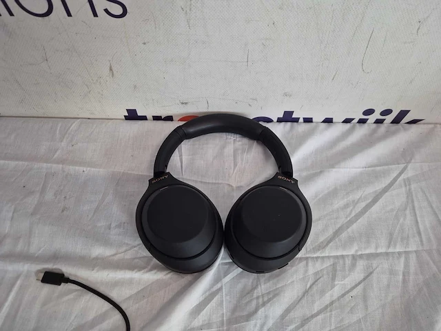 Sony wh-1000xm4 - draadloze over-ear koptelefoon met noise cancelling - zwart - afbeelding 2 van  2