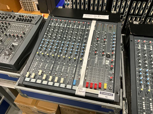 Soundcraft k1 analoge mengtafel - afbeelding 1 van  7