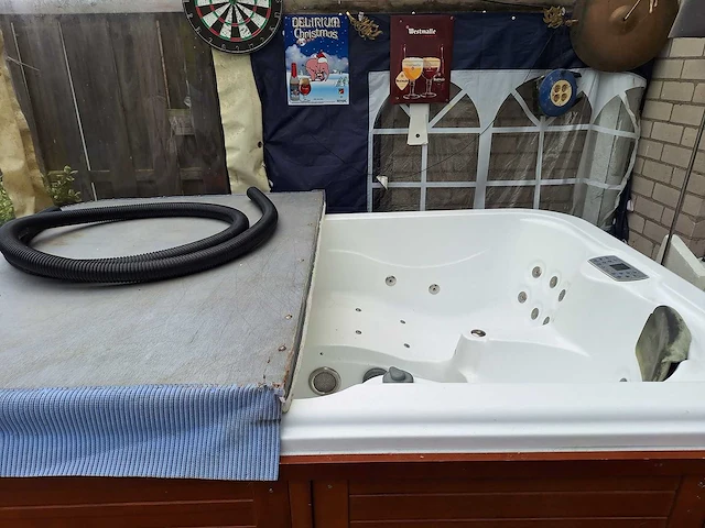 Spa - jacuzzi - afbeelding 6 van  6