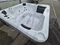 Spa 6 persoons jacuzzi en buitenspa - afbeelding 3 van  22