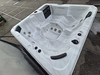 Spa 6 persoons jacuzzi en buitenspa - afbeelding 12 van  22