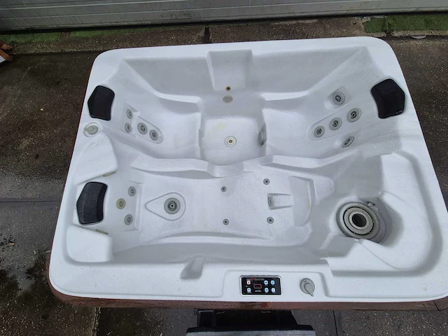 Spa builders 3 persoons amerikaanse spa jacuzzi en buitenspa - afbeelding 4 van  19