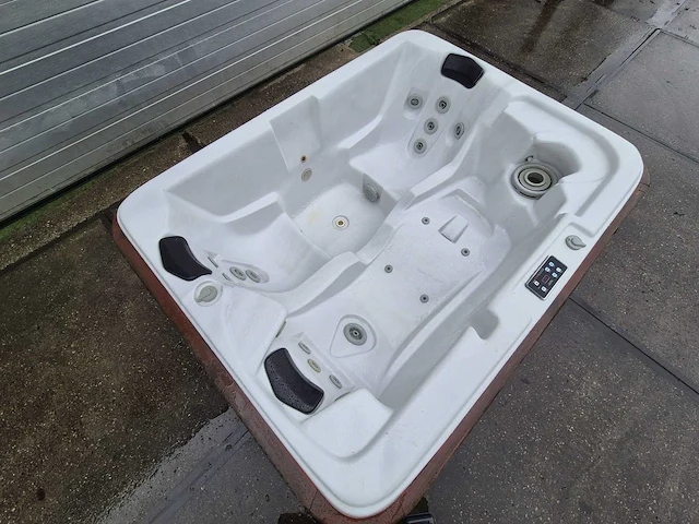 Spa builders 3 persoons amerikaanse spa jacuzzi en buitenspa - afbeelding 6 van  19