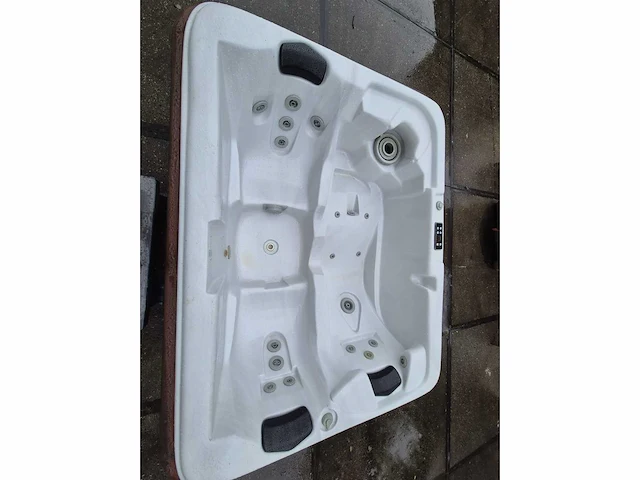 Spa builders 3 persoons amerikaanse spa jacuzzi en buitenspa - afbeelding 7 van  19