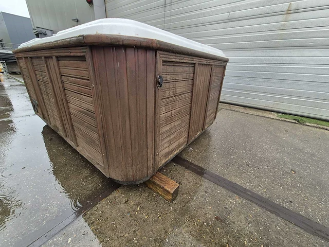 Spa builders 3 persoons amerikaanse spa jacuzzi en buitenspa - afbeelding 11 van  19