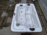 Spa builders 3 persoons amerikaanse spa jacuzzi en buitenspa - afbeelding 1 van  19