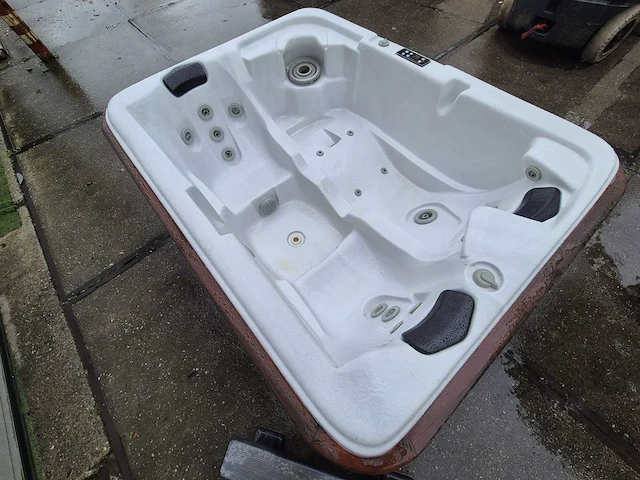 Spa builders 3 persoons amerikaanse spa jacuzzi en buitenspa - afbeelding 12 van  19